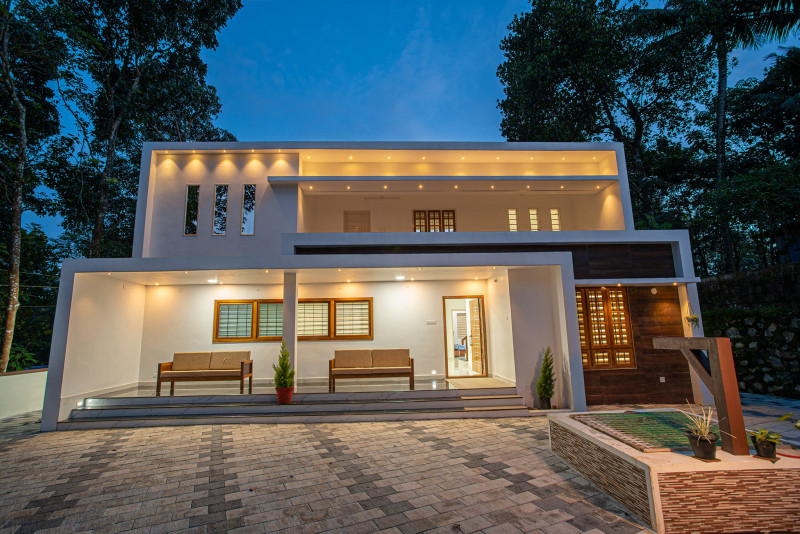 MINIMALISTIC HOUSE